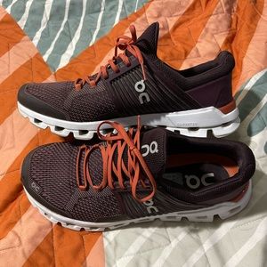 On women’s Cloudswift sneakers